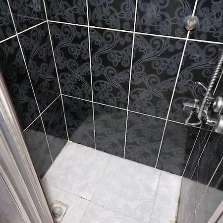 Explore Kirazli Entire Flat 12 Min Metro Appartamento Provincia di Istanbul