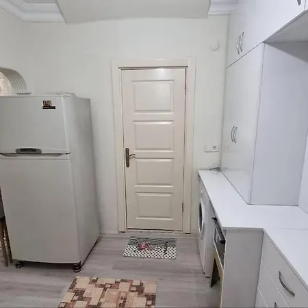Explore Kirazli Entire Flat 12 Min Metro Apartment