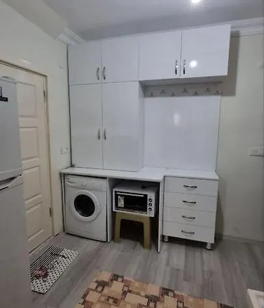 Explore Kirazli Entire Flat 12 Min Metro Apartment
