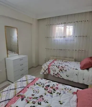 Explore Kirazli Entire Flat 12 Min Metro Apartment